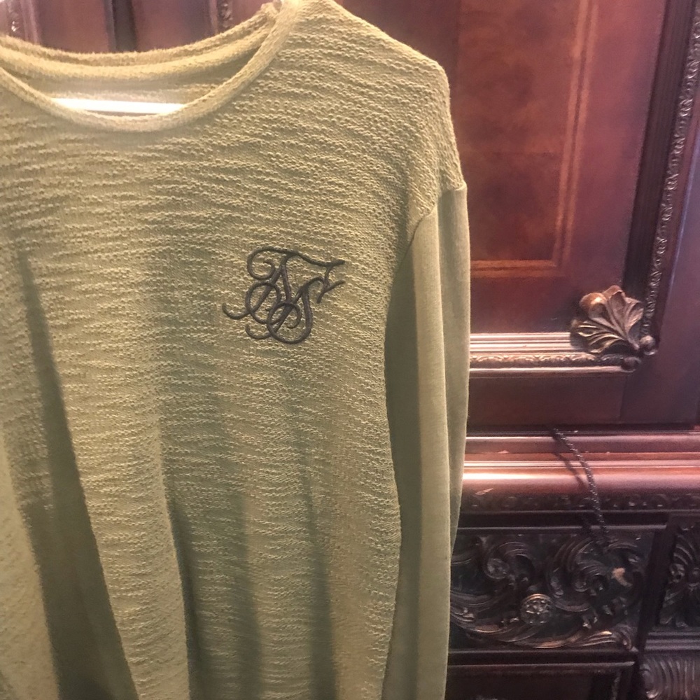 Medium olive green long sleeve sweater